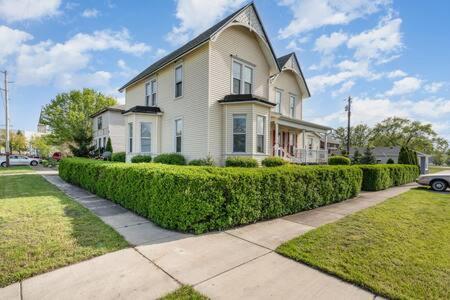 Spacious Upstairs 1Bed- Walking Distance To Beach Outlet Mall Michigan City Kültér fotó