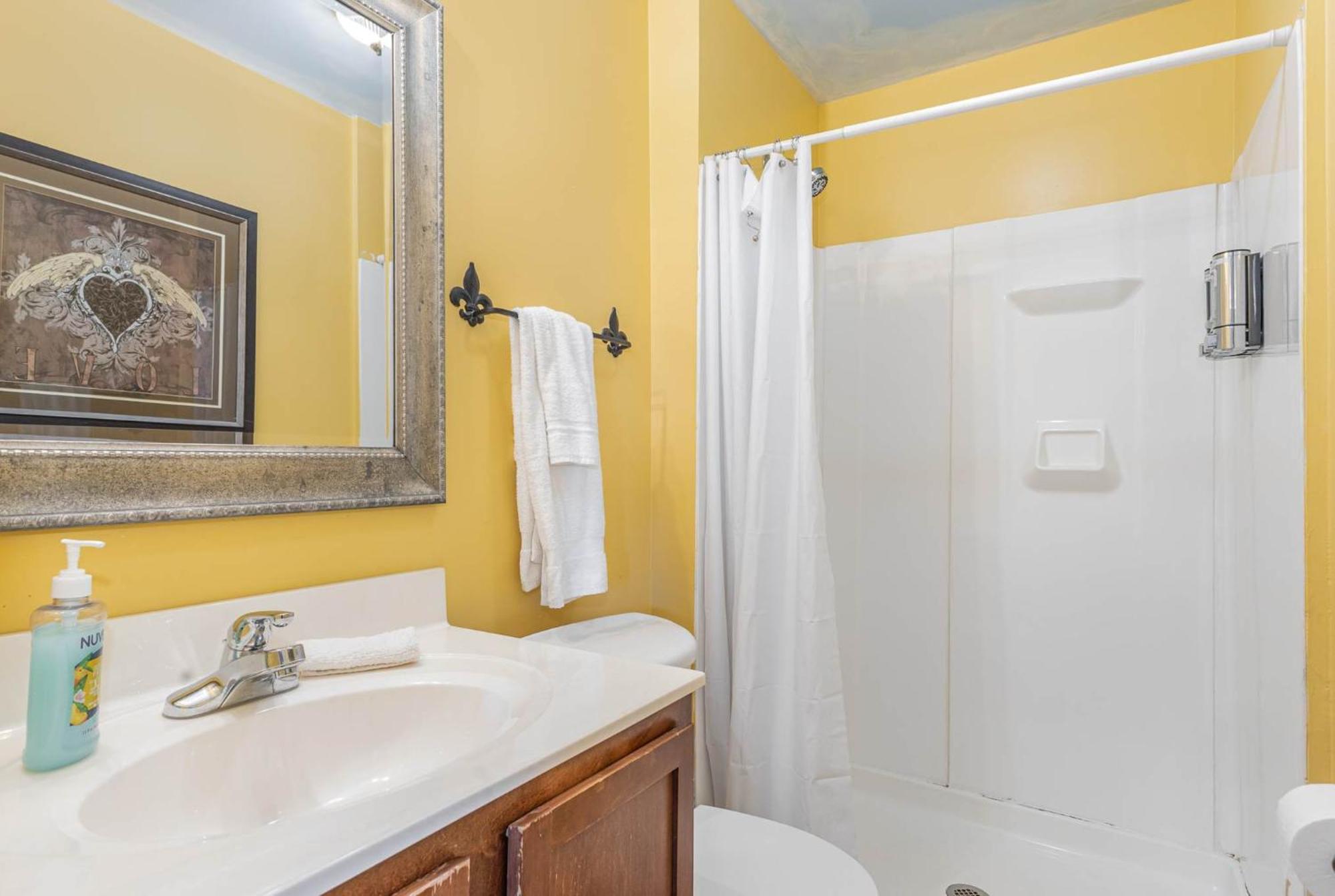 Spacious Upstairs 1Bed- Walking Distance To Beach Outlet Mall Michigan City Kültér fotó