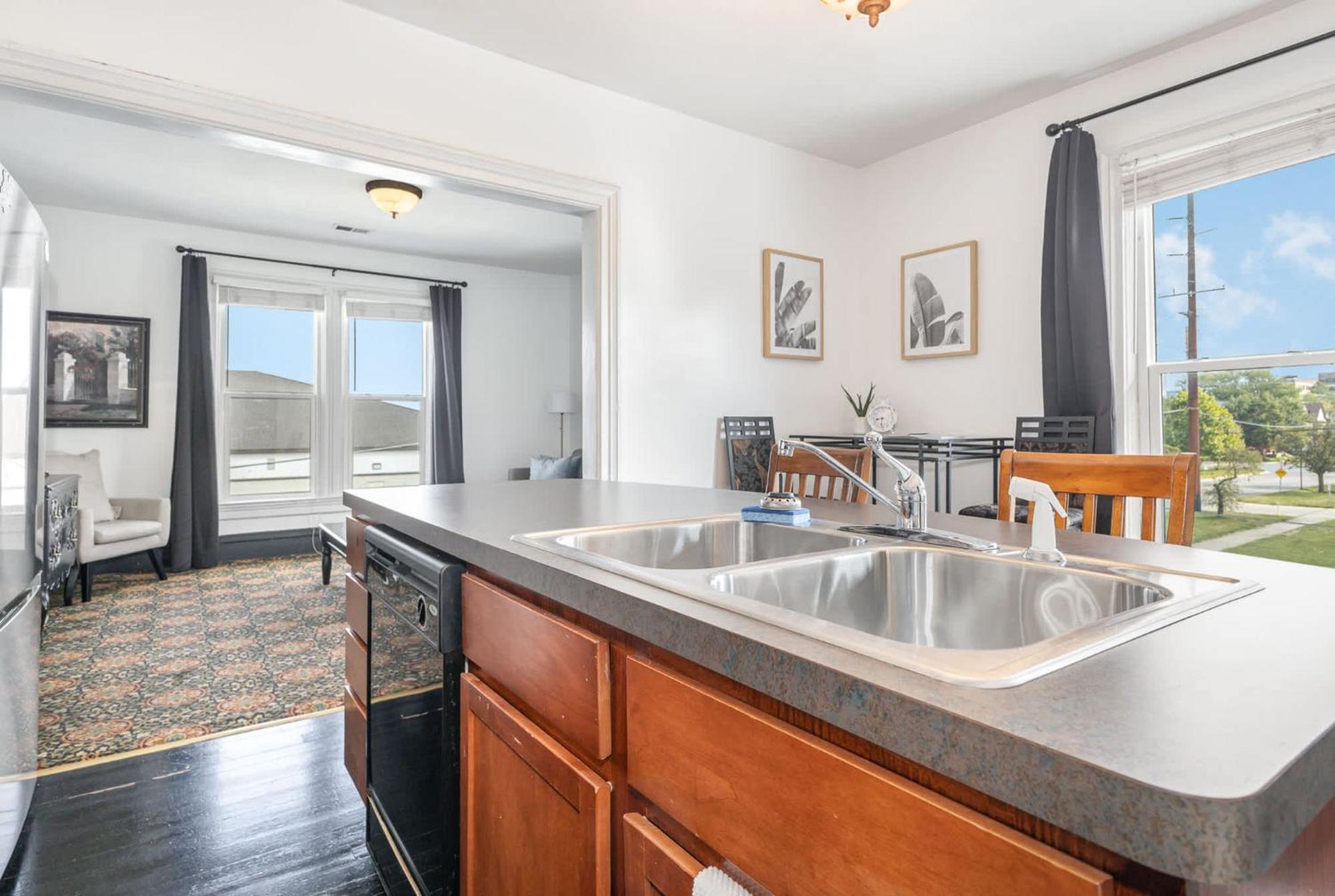 Spacious Upstairs 1Bed- Walking Distance To Beach Outlet Mall Michigan City Kültér fotó
