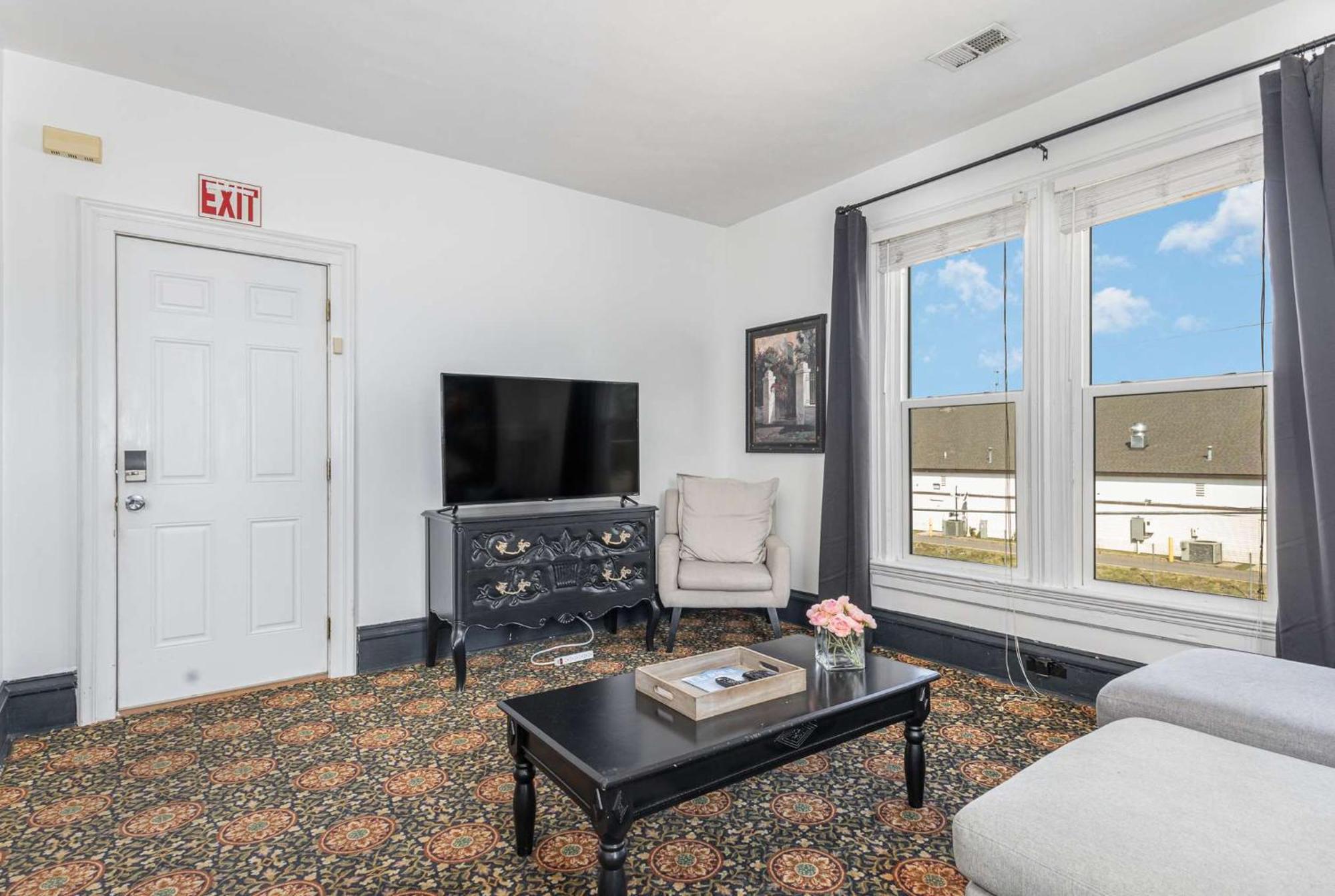 Spacious Upstairs 1Bed- Walking Distance To Beach Outlet Mall Michigan City Kültér fotó